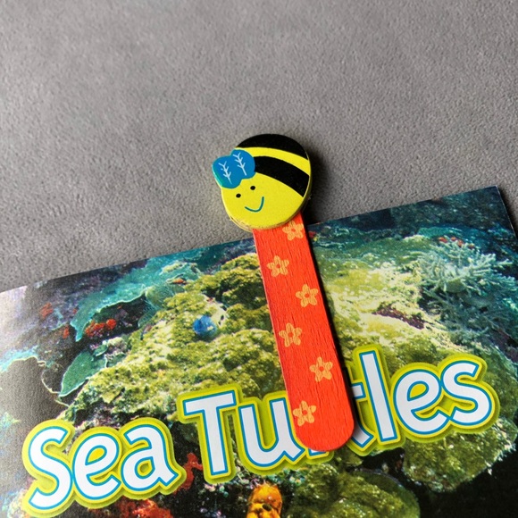 Set of 4 ~ Wood Bookmarks ~ Bee Moon Turtle Soya - Picture 5 of 7